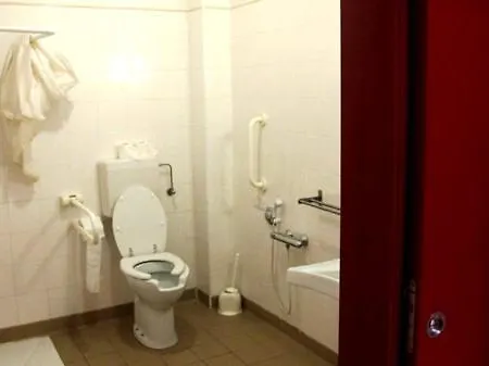 Hostel Della Gioventu Luciano Ferraris *