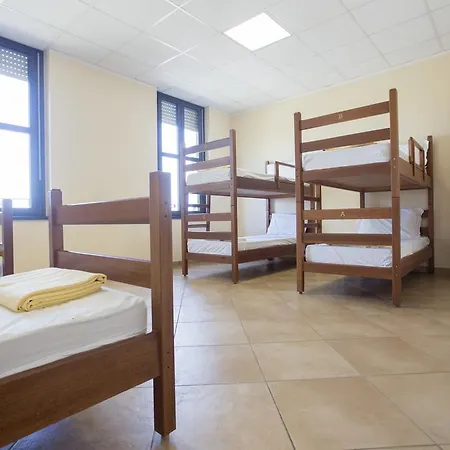 Hostel Della Gioventu Luciano Ferraris *